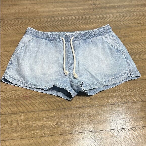 Celebrity Pink Pants - Celebrity Pink pull on jean shorts size medium